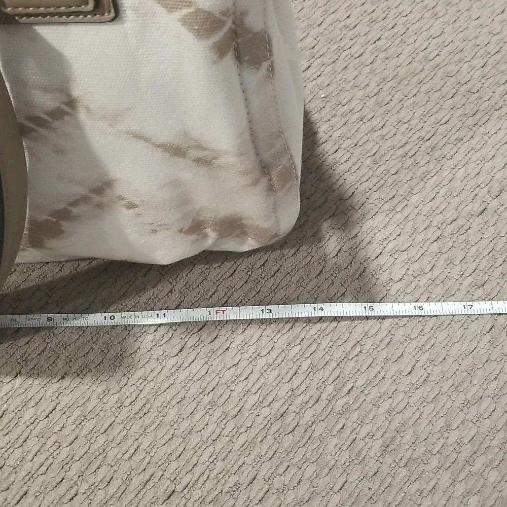 Vera Wang Satchel Purse - Picture 8 of 16